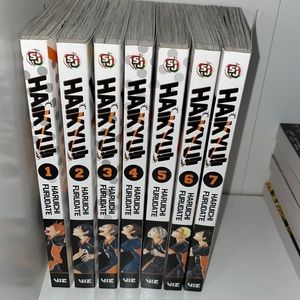 Manga books haikyuu volumes 1-7